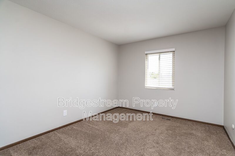 Cozy 3 Bedroom, 2.5 Bath Townhome Now Available property image