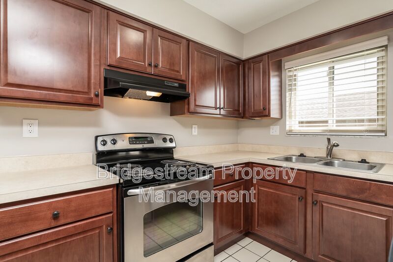 Cozy 3 Bedroom, 2.5 Bath Townhome Now Available property image