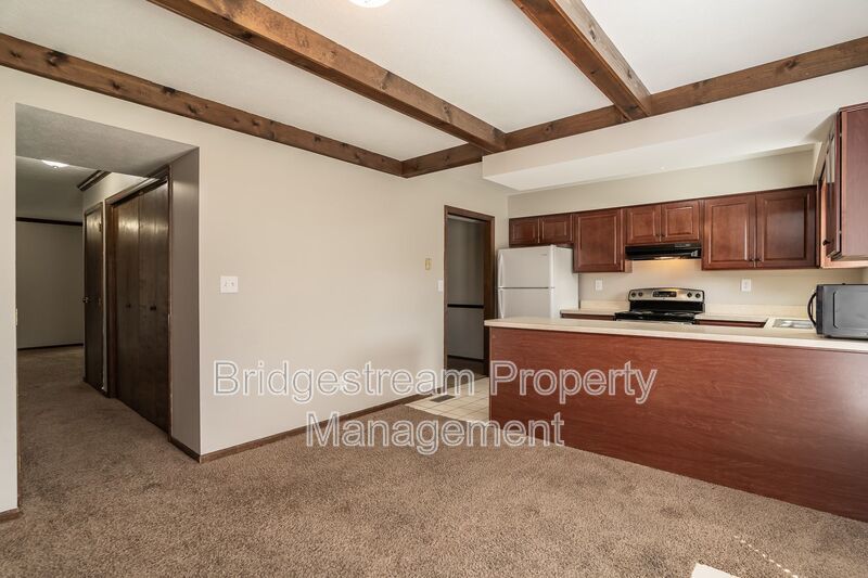 Cozy 3 Bedroom, 2.5 Bath Townhome Now Available property image
