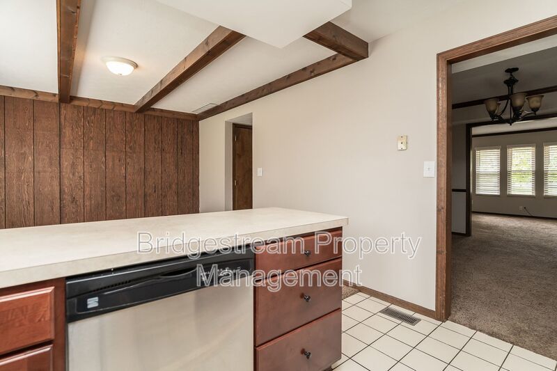 Cozy 3 Bedroom, 2.5 Bath Townhome Now Available property image