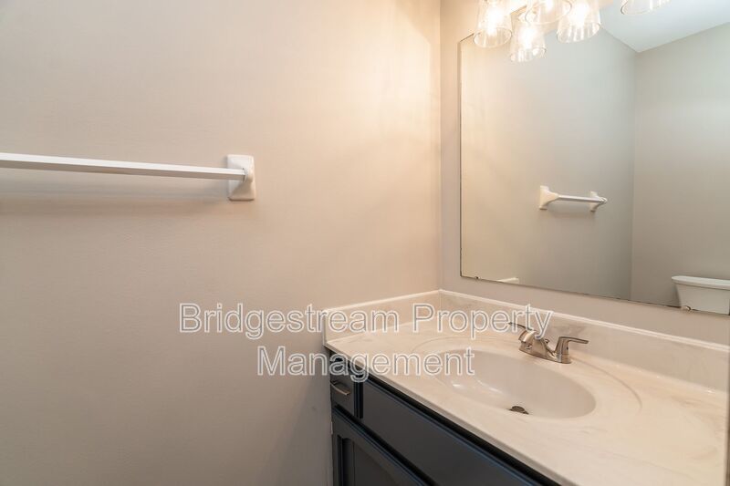Cozy 3 Bedroom, 2.5 Bath Townhome Now Available property image