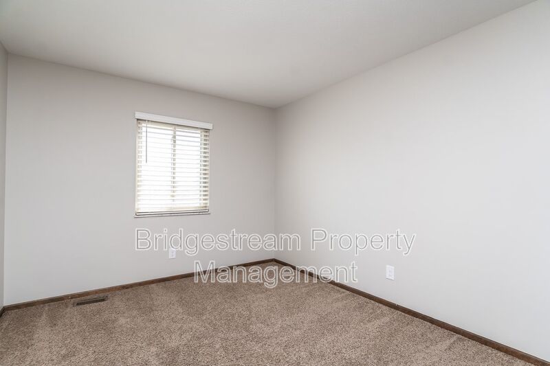 Cozy 3 Bedroom, 2.5 Bath Townhome Now Available property image
