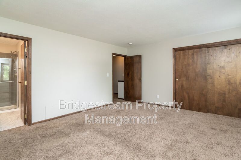 Cozy 3 Bedroom, 2.5 Bath Townhome Now Available property image