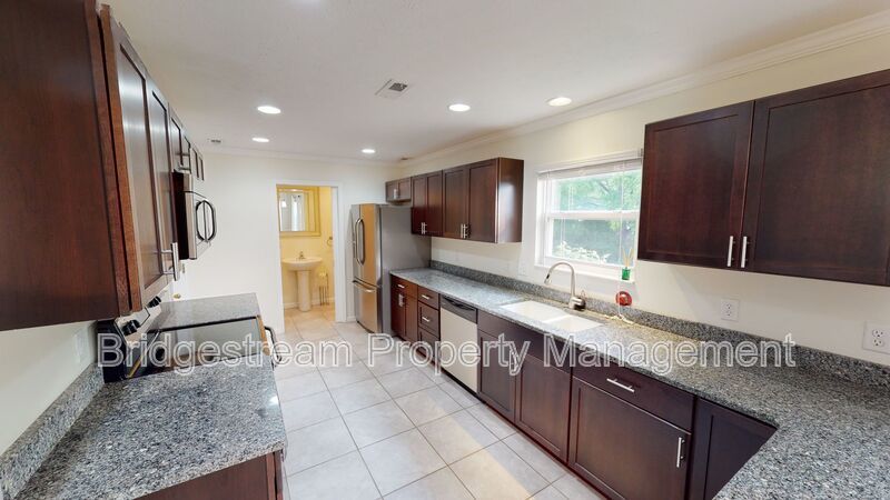 Beautiful 3 Bed, 2.5 Bath with 2 car attached garage in Fairborn property image