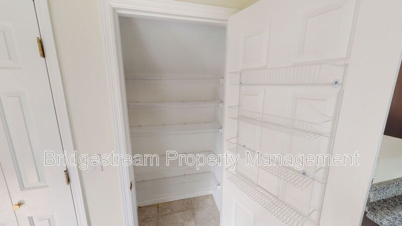 Beautiful 3 Bed, 2.5 Bath with 2 car attached garage in Fairborn property image