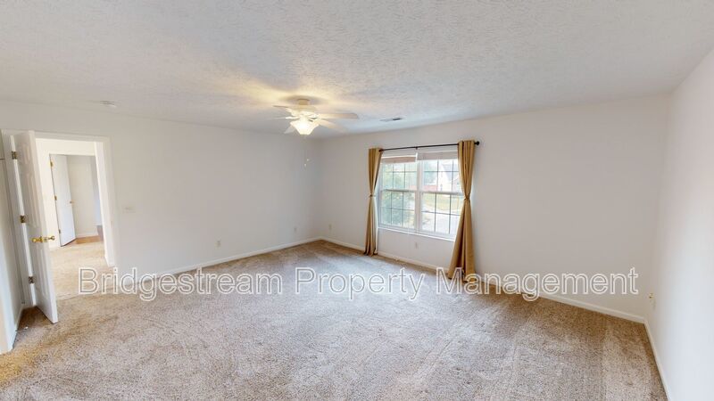 Beautiful 3 Bed, 2.5 Bath with 2 car attached garage in Fairborn property image
