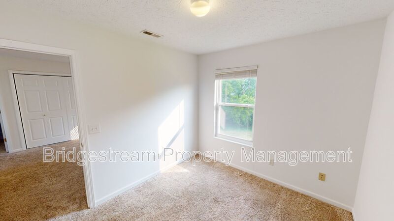 Beautiful 3 Bed, 2.5 Bath with 2 car attached garage in Fairborn property image