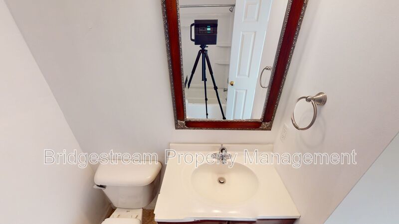Beautiful 3 Bed, 2.5 Bath with 2 car attached garage in Fairborn property image