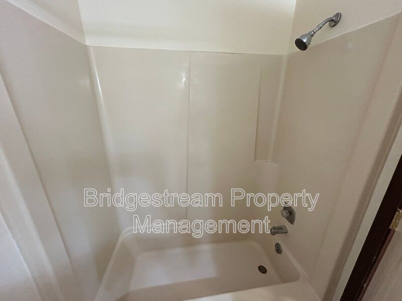 Newly Renovated Studio Apartment Now Available property image