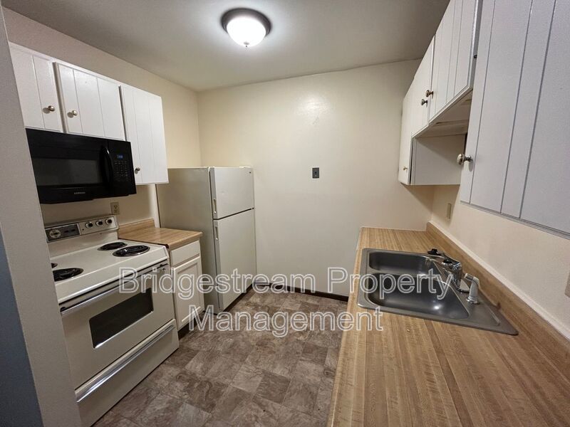 Newly Renovated Studio Apartment Now Available property image