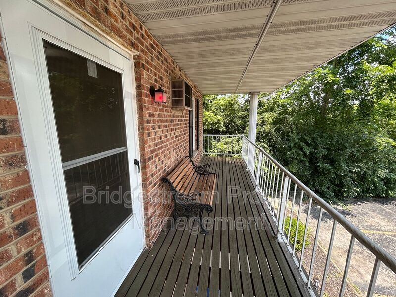 Newly Renovated Studio Apartment Now Available property image
