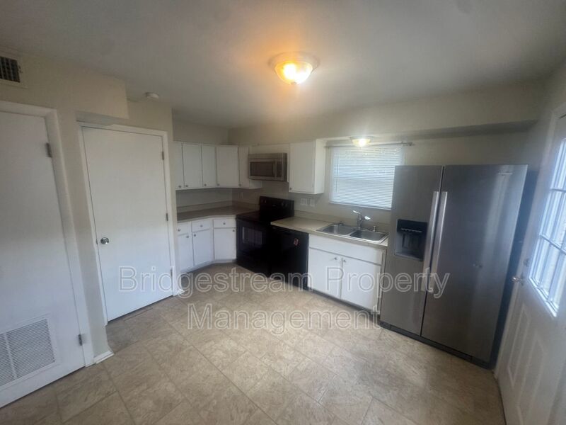 Cozy 3 Bed, 1 Bath Home in Southeast Dayton property image