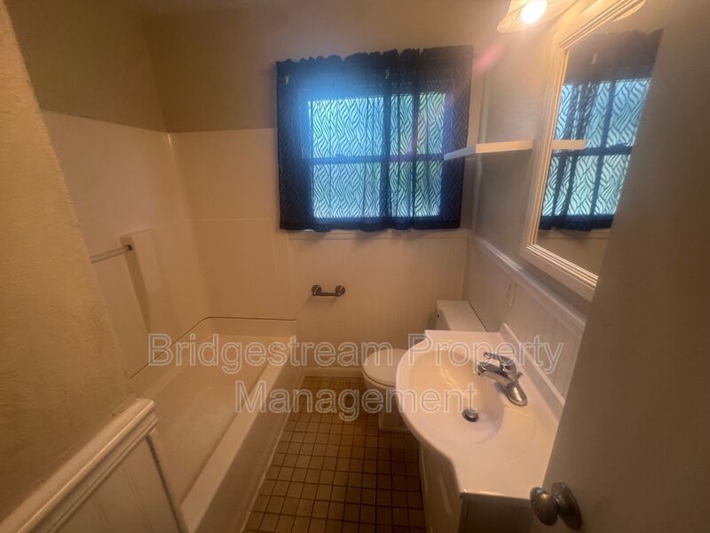 Cozy 3 Bed, 1 Bath Home in Southeast Dayton property image