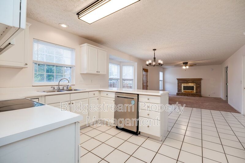 Move in Special! Half Off First Months Rent - Beautiful 4 Bed, 4 Bath Home property image