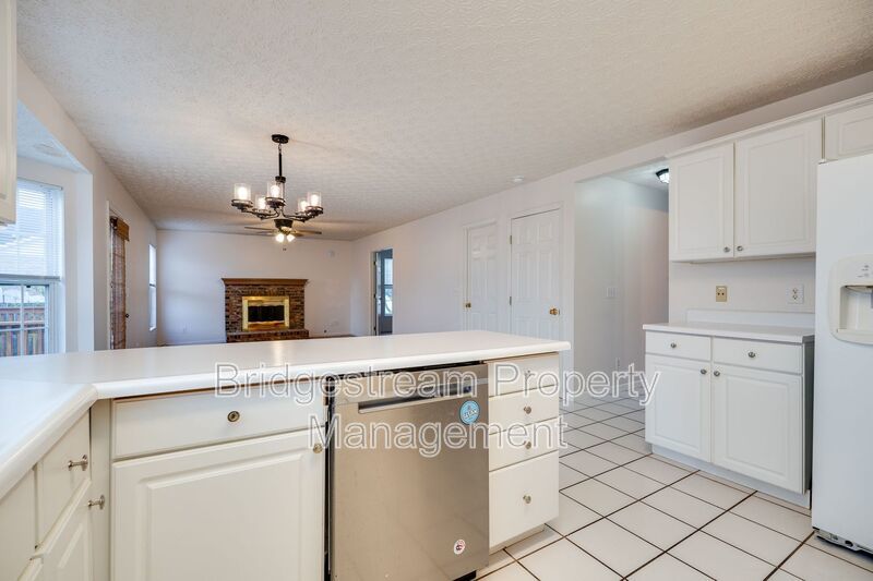 Move in Special! Half Off First Months Rent - Beautiful 4 Bed, 4 Bath Home property image