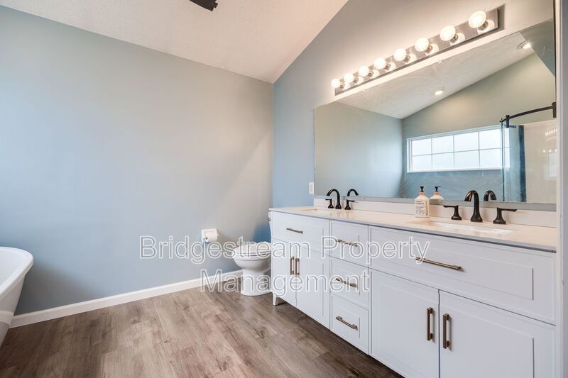 Move in Special! Half Off First Months Rent - Beautiful 4 Bed, 4 Bath Home property image