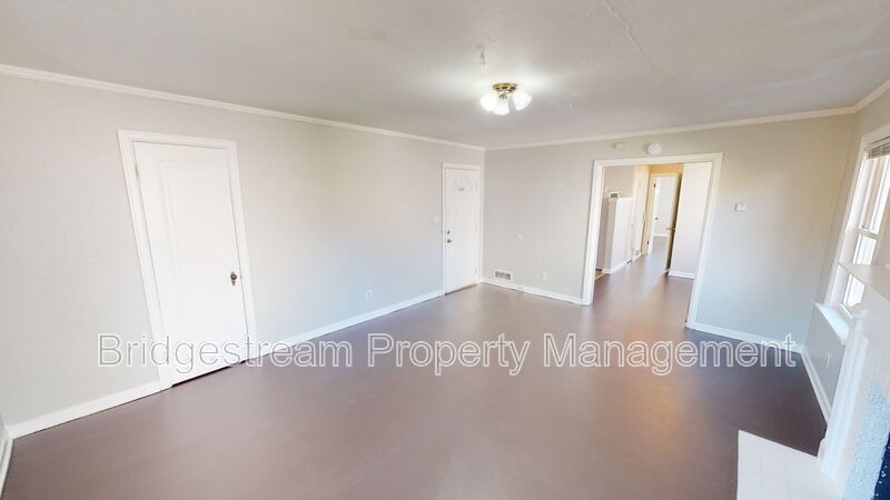 Spacious Upstairs 1 Bed, 1 Bath Apartment in Northwest Dayton property image