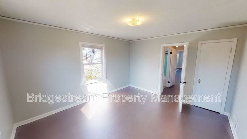 Spacious Upstairs 1 Bed, 1 Bath Apartment in Northwest Dayton property image