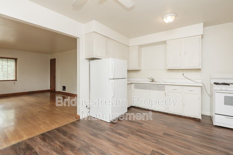 Cozy 1 Bed, 1 Bath Apartment in Kettering with Covered Carport property image