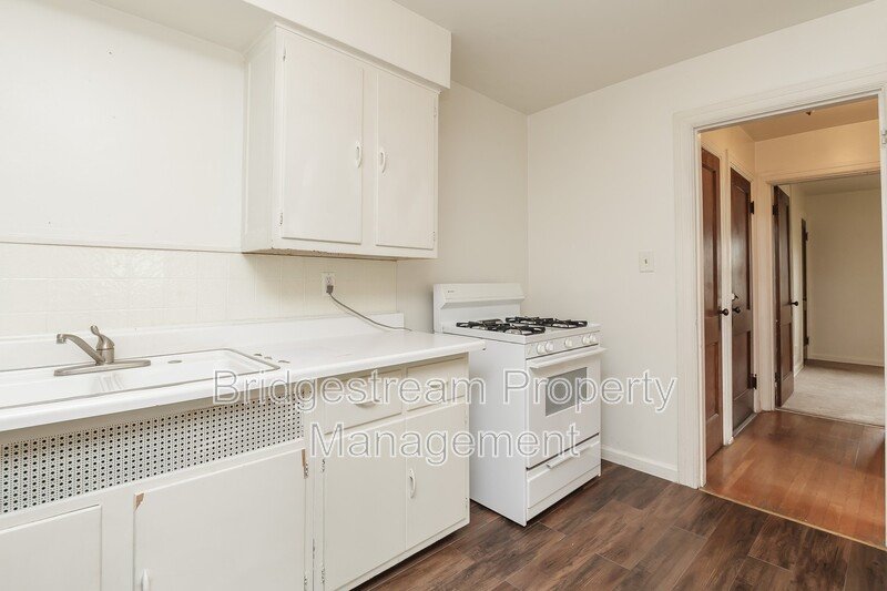 Cozy 1 Bed, 1 Bath Apartment in Kettering with Covered Carport property image