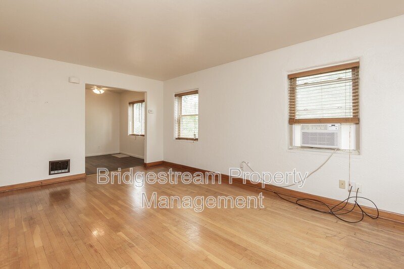 Cozy 1 Bed, 1 Bath Apartment in Kettering with Covered Carport property image