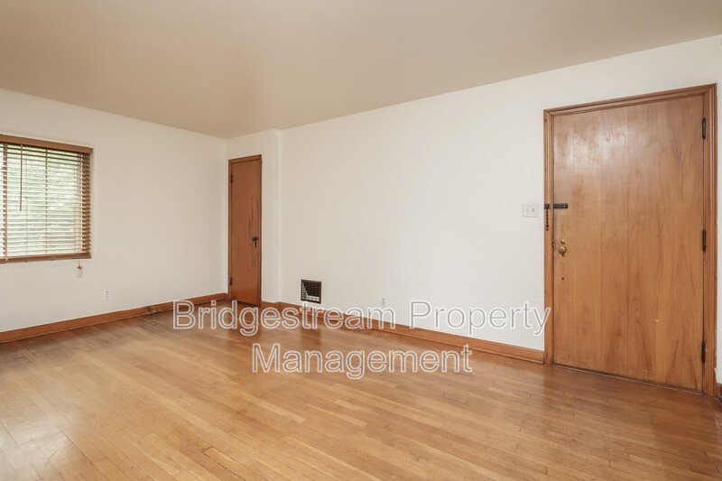 Cozy 1 Bed, 1 Bath Apartment in Kettering with Covered Carport property image