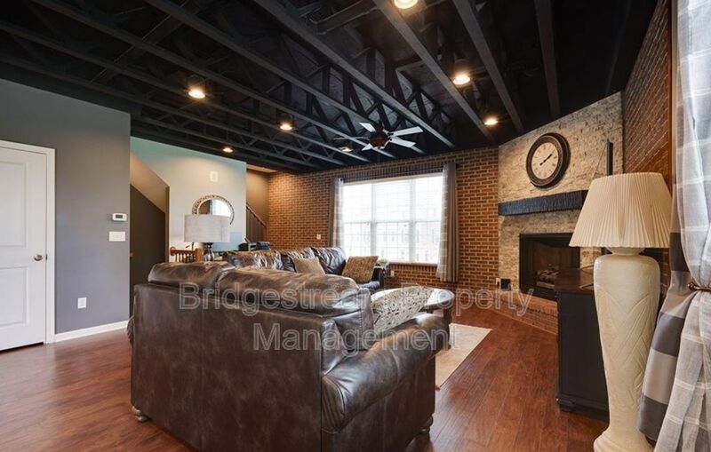 Luxury 3-bedroom 3.5 bath Townhouse near Austin Landing property image