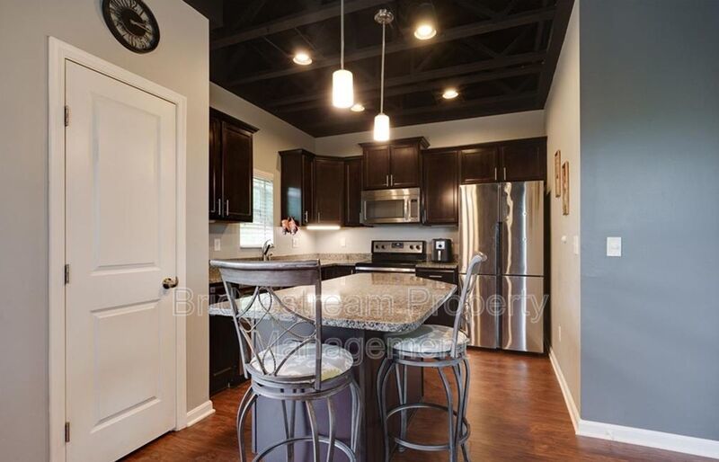 Luxury 3-bedroom 3.5 bath Townhouse near Austin Landing property image