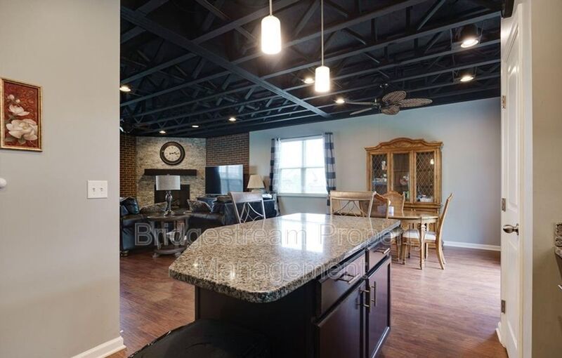 Luxury 3-bedroom 3.5 bath Townhouse near Austin Landing property image