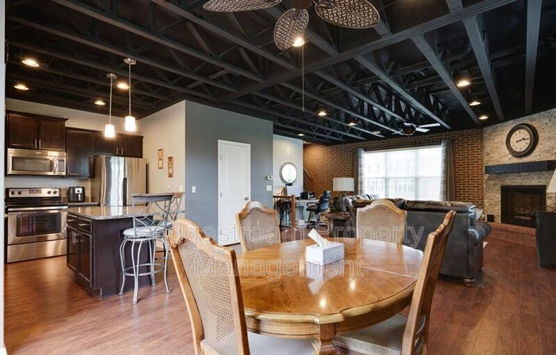 Luxury 3-bedroom 3.5 bath Townhouse near Austin Landing property image