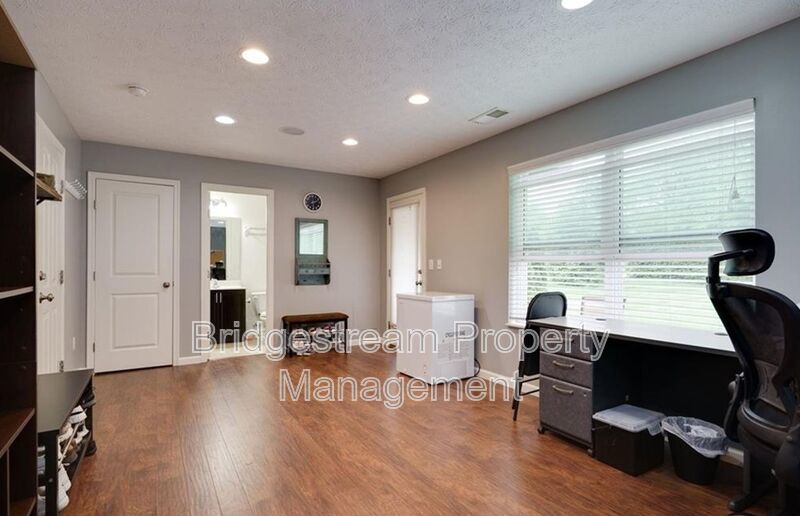 Luxury 3-bedroom 3.5 bath Townhouse near Austin Landing property image