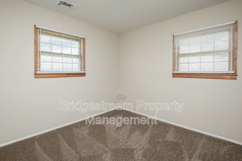 Cozy 3 Bed, 1 Bath Ranch Style Home in Fairborn property image