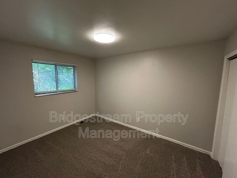 Updated Downstairs 2 Bed, 1 Bath Unit in Clayton property image
