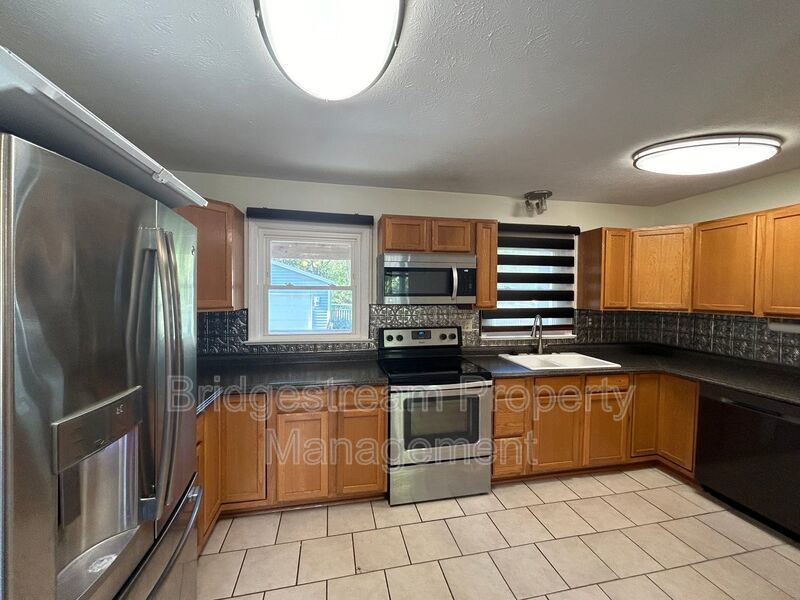 Cozy 4 Bed, 1.5 Bath Home Now Available property image