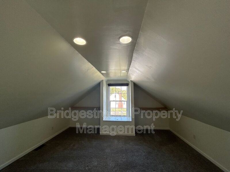 Cozy 4 Bed, 1.5 Bath Home Now Available property image