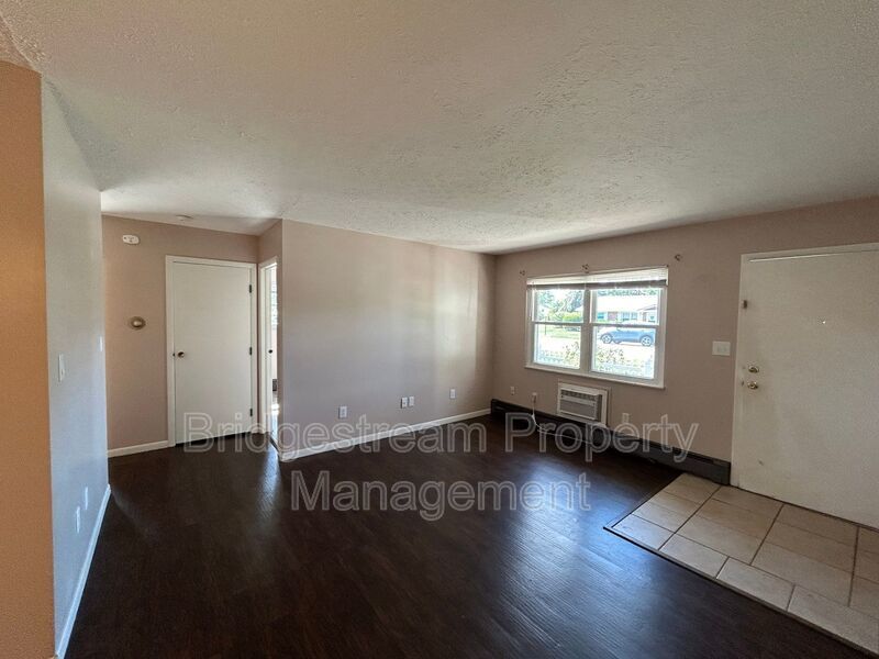 Cozy 2 Bed, 1 Bath Ranch Style Unit in Germantown property image
