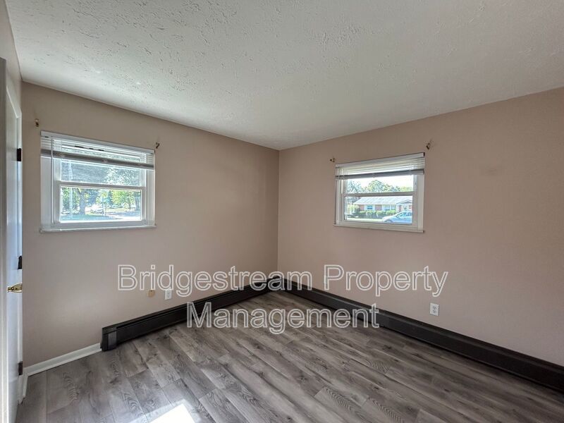 Cozy 2 Bed, 1 Bath Ranch Style Unit in Germantown property image