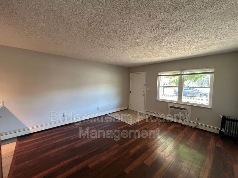 Cozy 2 Bed, 1 Bath Ranch Style Unit in Germantown property image