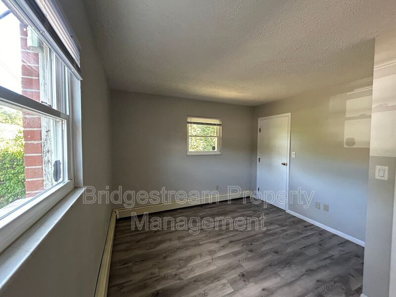 Cozy 2 Bed, 1 Bath Ranch Style Unit in Germantown property image