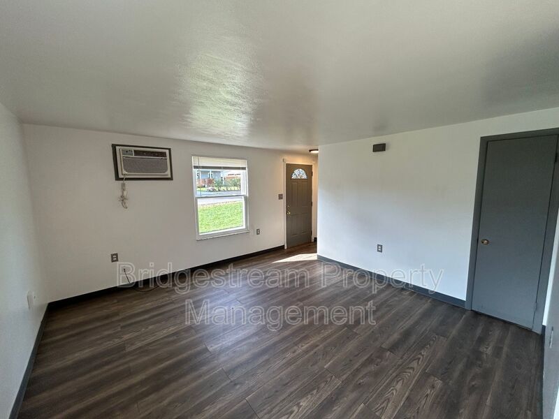 Large 1 Bed, 1 Bath Apartment in Fairborn property image