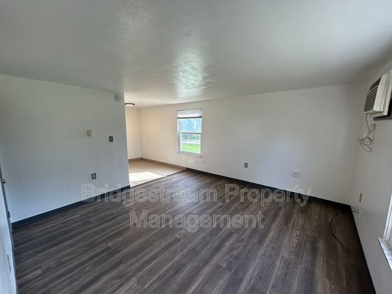 Large 1 Bed, 1 Bath Apartment in Fairborn property image