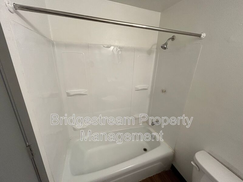 Large 1 Bed, 1 Bath Apartment in Fairborn property image