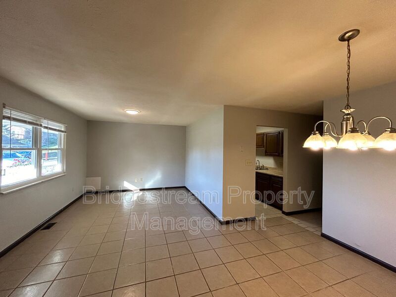 Cozy 2 Bed, 1.5 Bath Ranch Style Unit in Germantown property image