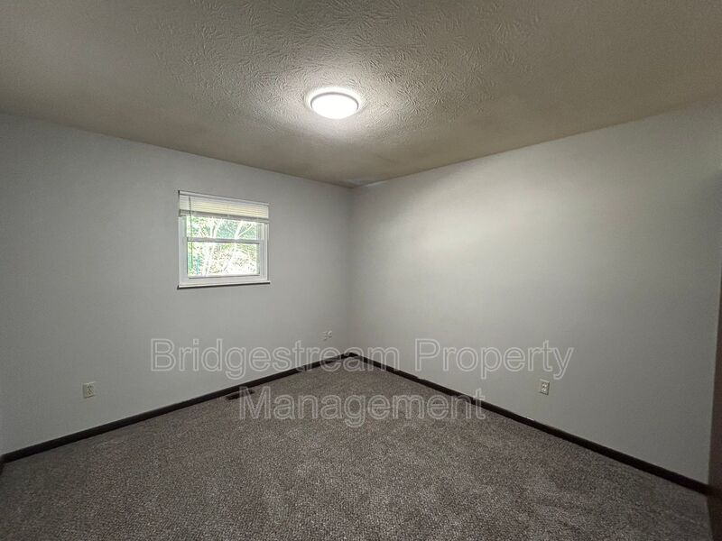 Cozy 2 Bed, 1.5 Bath Ranch Style Unit in Germantown property image