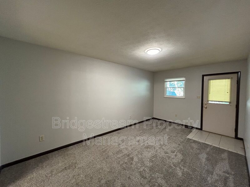 Cozy 2 Bed, 1.5 Bath Ranch Style Unit in Germantown property image