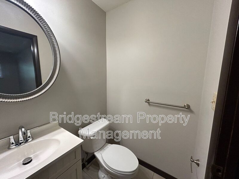 Cozy 2 Bed, 1.5 Bath Ranch Style Unit in Germantown property image