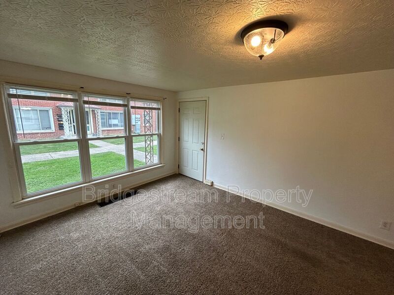 Ground Floor 2 Bed, 1 Bath Unit in Northwest Dayton property image