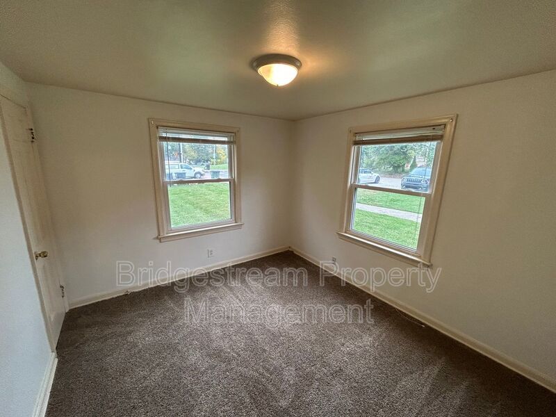 Ground Floor 2 Bed, 1 Bath Unit in Northwest Dayton property image