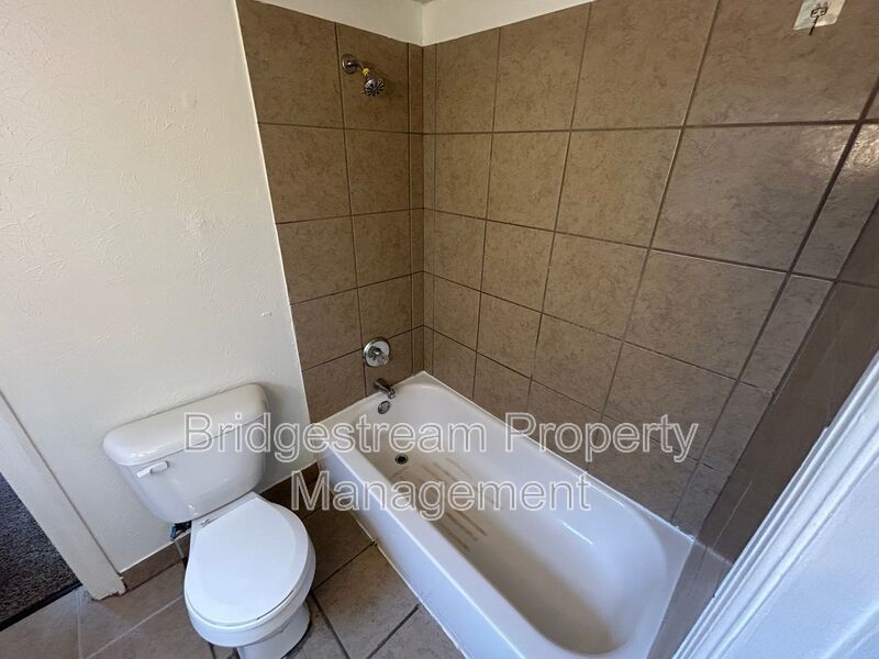 Ground Floor 2 Bed, 1 Bath Unit in Northwest Dayton property image