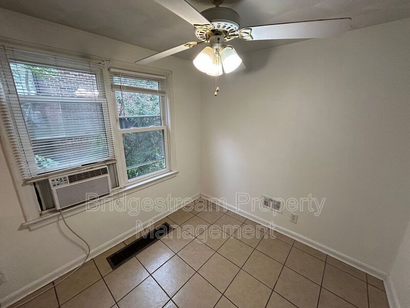 Ground Floor 2 Bed, 1 Bath Unit in Northwest Dayton property image